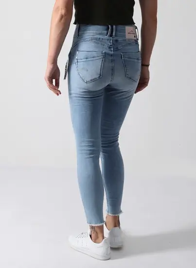 Sarah slim fit