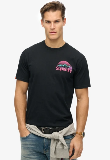 Superdry - T-shirt korte mouw - Zwart - Cl Great Outdoors Chest Tee - M1012175A